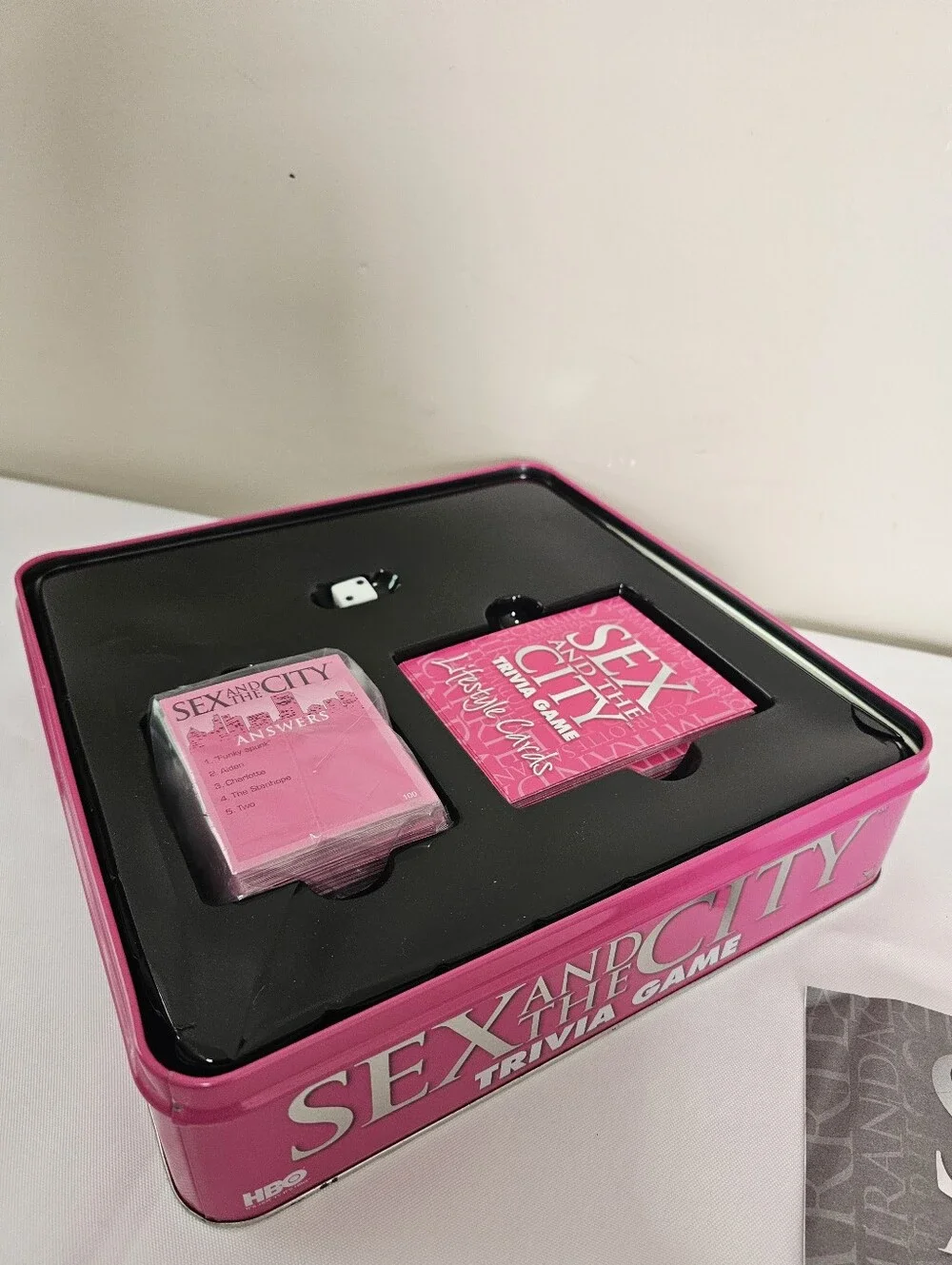 Sex and the City Trivia Game - Hot Pink Collectible Tin